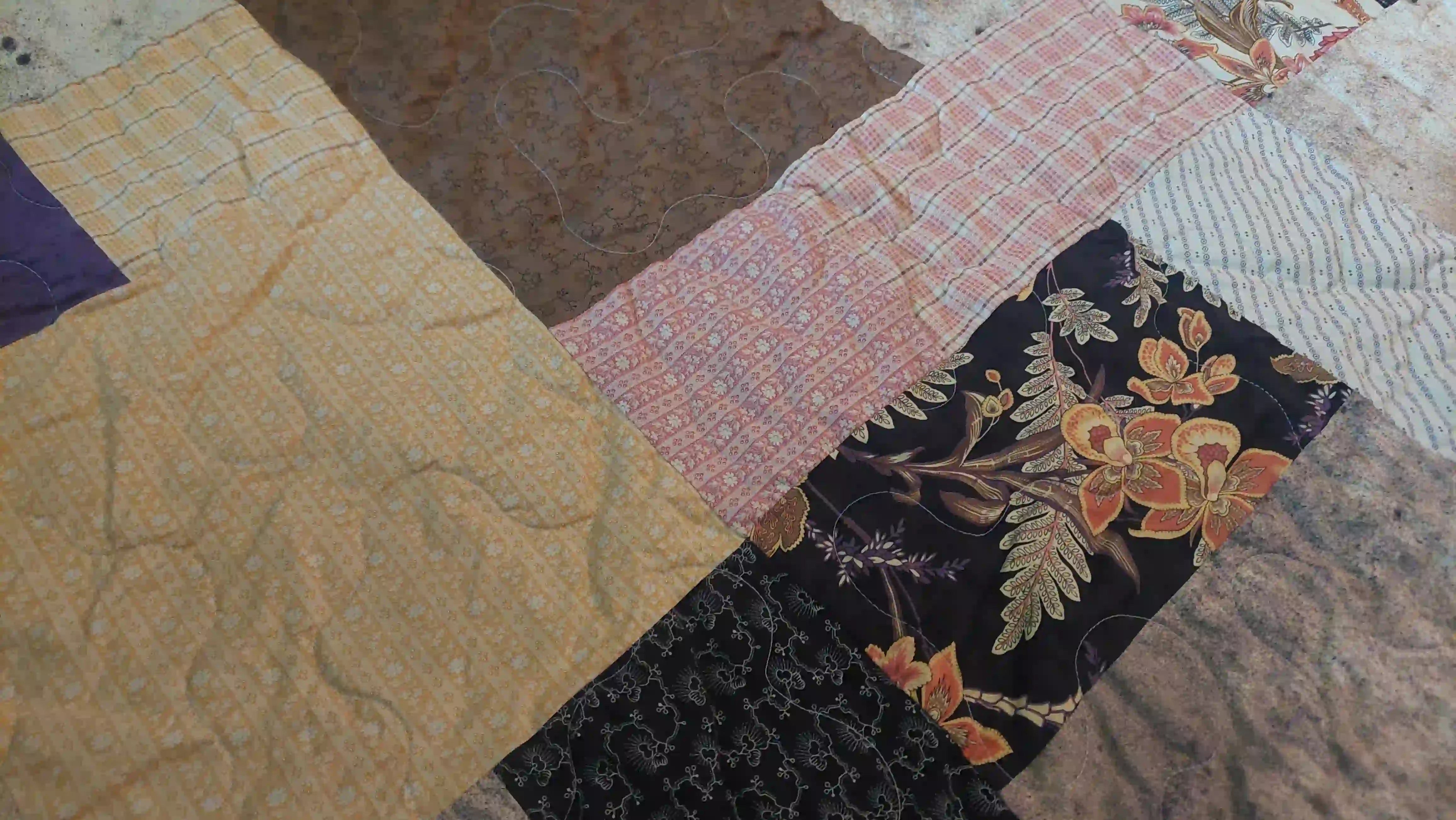 Retro-Mod Orchid detail shot showing fabrics and stitching detail.