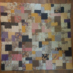 Retro-Mod Orchid King flat lay showing entire quilt.